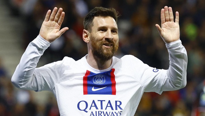 Soccer Football - Ligue 1 - OGC Nice v Paris St Germain - Allianz Riviera, Nice, France - April 8, 2023 Paris St Germains Lionel Messi celebrates scoring their first goal REUTERS/Eric Gaillard