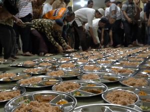 Melihat Keseruan Buka Bersama dengan Nasi Minyak Kari Kambing di Jambi Melihat Keseruan Buka Bersama dengan Nasi Minyak Kari Kambing di Jambi