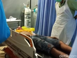 Apes Pemuda Blayer Motor dan Pukul Bocah Dikeroyok Massa hingga Kritis Apes Pemuda Blayer Motor dan Pukul Bocah Dikeroyok Massa hingga Kritis