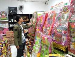 Tingginya Pesanan Parcel Jelang Lebaran Bikin Penjual Kewalahan