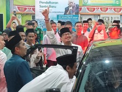 Sandiaga Diteriaki Presiden oleh Santri di Acara Ponpes Bareng PPP