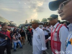 Jelang Mudik Lebaran, Menhub-Heru Budi Sidak Terminal Kampung Rambutan