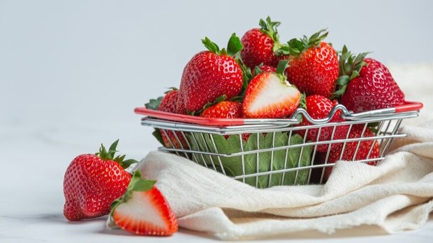 Makanan super yang dapat membantu memperlambat proses penuaan di usia 40an