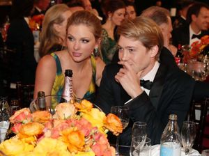 Taylor Swift-Joe Alwyn Beli Rumah Rp 220 M Sebelum Putus Taylor Swift-Joe Alwyn Beli Rumah Rp 220 M Sebelum Putus