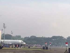 HUT TNI AU Ke-77, Warga Antusias Padati Lanud Halim Perdanakusuma HUT TNI AU Ke-77, Warga Antusias Padati Lanud Halim Perdanakusuma