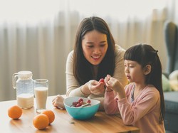 7 Pola Asuh Ini Bisa Bantu Membuat Anak Cerdas, Bagus Buat Dicontoh