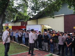 Polri Salurkan 30.000 Paket Bansos ke PERSIS Jakarta hingga Jabar