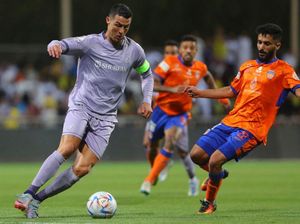 Ledakan Emosi Ronaldo usai Al Nassr Imbang Lawan Al Feiha Ledakan Emosi Ronaldo usai Al Nassr Imbang Lawan Al Feiha