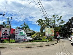 Baliho Parpol Langgar Aturan dan Tidak Bayar Pajak Menjamur di Bone