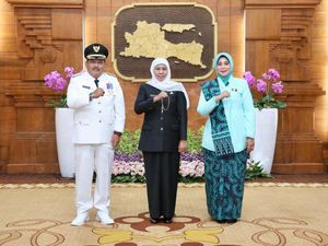 Lantik Marhaen Djumadi sebagai Bupati Nganjuk, Ini Pesan Khusus Khofifah Lantik Marhaen Djumadi sebagai Bupati Nganjuk, Ini Pesan Khusus Khofifah