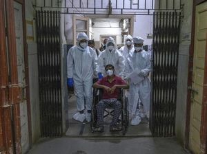 COVID-19 Melonjak, Nakes India Latihan Penanganan dengan Fasilitas RS