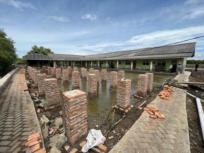 Perjalanan ke Sekolah di Bekasi yang 12 Tahun Tak Bisa Upacara Bendera