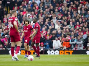 Legenda MU: Pertahanan Liverpool Seperti Pub, Berantakan