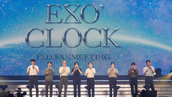 EXO Sukses Rayakan 11 Tahun Debut dengan Fanmeeting