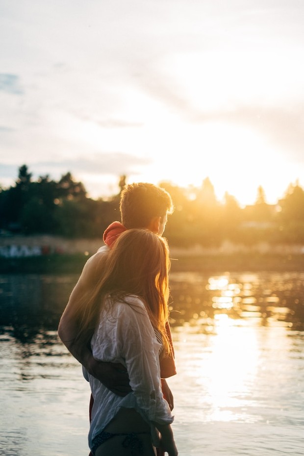 Ilustrasi berkencan (Foto: Unsplash/Jonas Weckschmied) Ilustrasi berkencan (Foto: Unsplash/Jonas Weckschmied)
