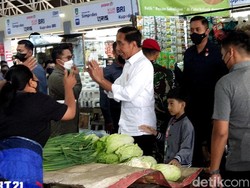 Jan Ethes Temani Jokowi dan Ganjar Kunjungi Pasar Legi Solo