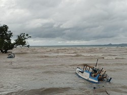 Bibit Siklon Tropis 98S Jauhi Indonesia, Terpantau di Selatan Pulau Sumba