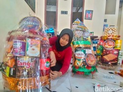 Jelang Lebaran, Produsen Parcel di Surabaya Banjir Cuan