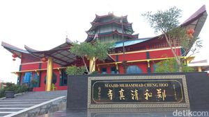 10 Masjid Bergaya Tionghoa, Cocok Dikunjungi di Long Weekend Ini