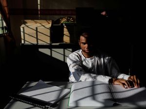 Melihat Semangat Siswa Tunanetra Menghafal Al-Quran