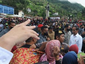 Momen Presiden Jokowi Sapa Warga Saat Kunjungi Pasar Selo Boyolali