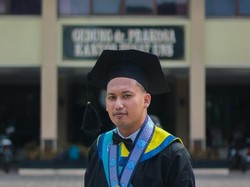 Inilah Wisudawan UNS Peraih Gelar Doktor di Usia 25 tahun dengan IPK 4.00