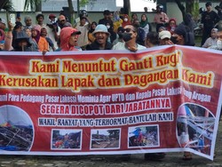 Pedagang Geruduk DPRD Parepare Tuntut Ganti Rugi 250 Lapak Dibongkar Pemkot