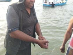 Terombang-ambing di Laut gegara Perahu Mati Mesin, Nelayan Diselamatkan Arwah