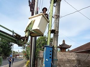 LPJU di Jalur Denpasar-Gilimanuk Diperbaiki Jelang Mudik Lebaran