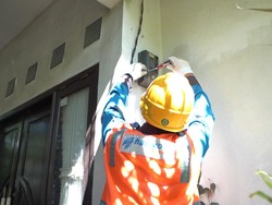 Lagi Promo, Banyak Warga Tambah Daya Listrik Rumah