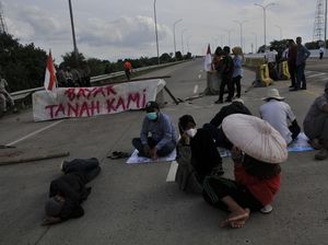 Sudah 4 Jam Tol Jatikarya Diblokir Pendemo, Lalin Transyogi Macet