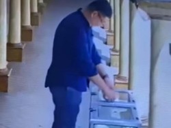 Viral Pria Ganti QRIS Kotak Amal Masjid di Jaksel dengan Rekening Pribadi