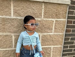 Bocah 2 Tahun Tampil Modis Seperti Orang Dewasa, Ibunya Dihujat