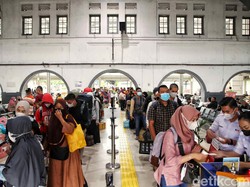 24 Ribu Penumpang Berangkat dari Stasiun Pasar Senen Hari Ini