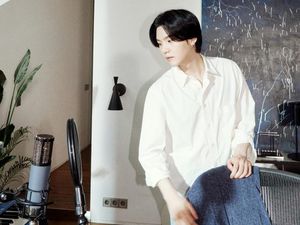 Ryuichi Sakamoto hingga J-Hope di Album Solo Suga BTS Ryuichi Sakamoto hingga J-Hope di Album Solo Suga BTS