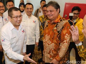 Hary Tanoe Sambangi Markas Golkar Hary Tanoe Sambangi Markas Golkar