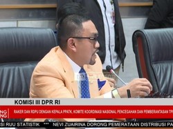 Di Depan Mahfud, Sahroni Bercanda ke Johan Budi soal Reshuffle