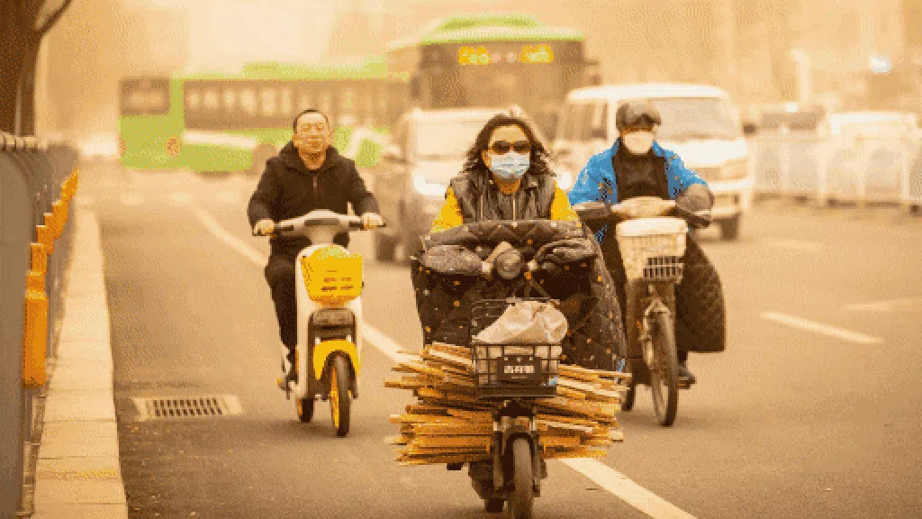 Badai Pasir Kembali Mengantam Kota-kota di China Badai Pasir Kembali Mengantam Kota-kota di China