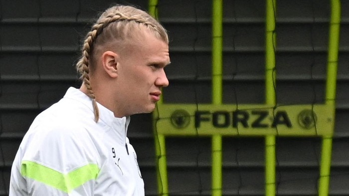 Erling Haaland Manchester City's Norwegian striker Erling Haaland attends a team training session at Manchester City training ground in Manchester, north-west England on April 10, 2023, on the eve of their UEFA Champions League quarter-final first leg football match against Bayern Munich. (Photo by Paul ELLIS / AFP) (Photo by PAUL ELLIS/AFP via Getty Images)