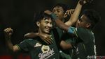 Foto-foto Persebaya Bungkam Arema 1-0