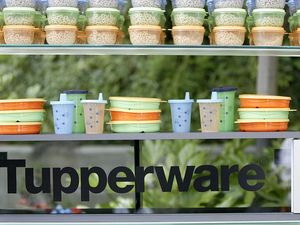 Video: Ini yang Bikin Tupperware Selamat dari Jurang Kebangkrutan Video: Ini yang Bikin Tupperware Selamat dari Jurang Kebangkrutan