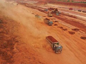 Hujan Debu Proyek Bandara Raksasa Vietnam Landa Permukiman dan Sekolah Hujan Debu Proyek Bandara Raksasa Vietnam Landa Permukiman dan Sekolah