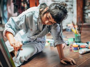 6 Jurusan Kuliah yang Pekerjaannya Aman dari Ancaman AI, Guru Termasuk?