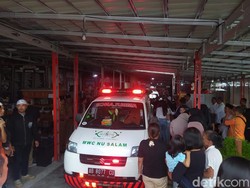 Jenazah Theresia-Okta Tiba di Mertoyudan, Pelayat Beri Penghormatan Terakhir