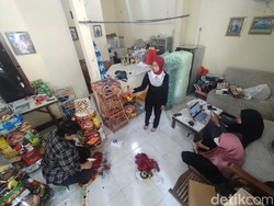 4 Mahasiswa Surabaya Raup Omzet Ratusan Juta Rupiah dari Bisnis Parcel