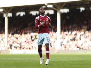 Momen Kocak Pemain West Ham Dikejar Anjing di Tempat Latihan