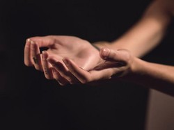 Request Artinya Apa? Ketahui Definisi dan Bentuk Kalimatnya