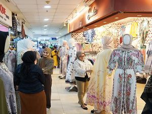 Beli Baju Lebaran hingga Mobil Seken Berkualitas Ada di Blok M Square