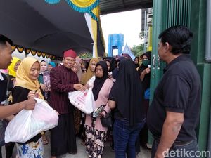 Said Abdullah Institute Bagikan Seribu Paket Sembako di Pamekasan Said Abdullah Institute Bagikan Seribu Paket Sembako di Pamekasan