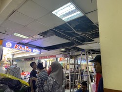 Pipa Bocor Bikin Dagangan Basah, Sejumlah Kios di Pasar Tanah Abang Tutup